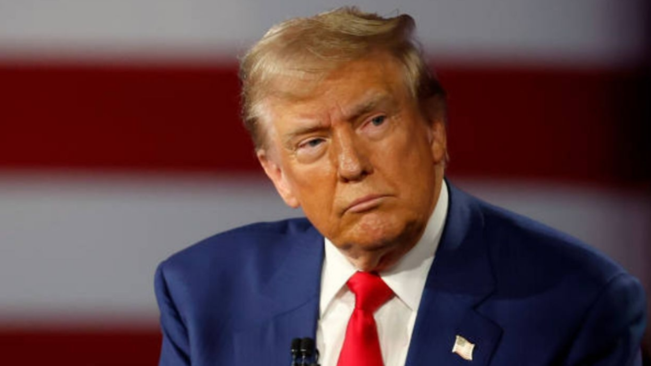 Trump afirma que imigrantes estão comendo cachorros dos americanos, mas é desmentido