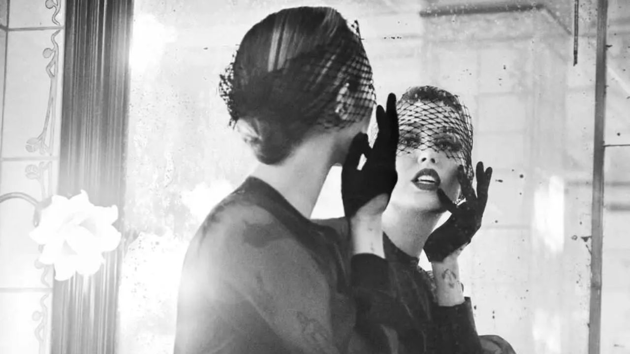 Miley Cyrus estrela campanha da nova coleção Outono/Inverno de Dolce & Gabbana