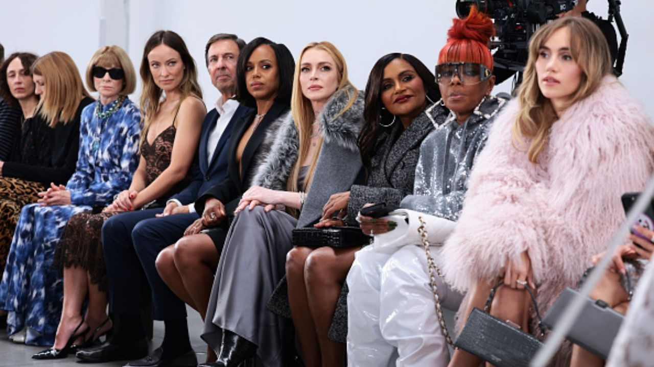 Famosas marcam presença no desfile de Michael Kors na NYFW