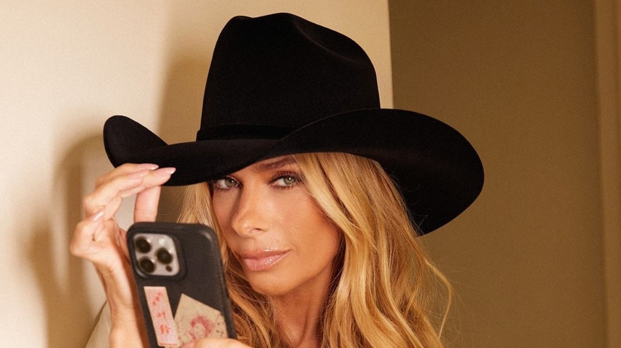 Adriane Galisteu revela diagnóstico de otosclerose, uma doença autoimune