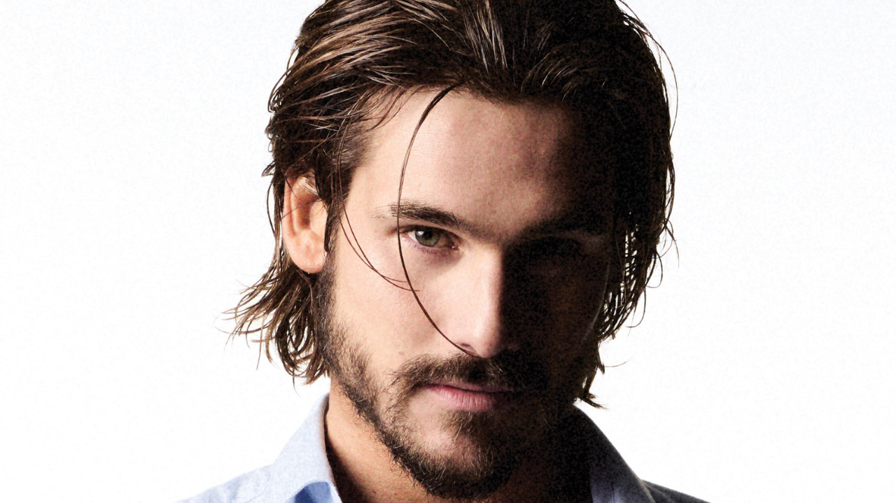 Nicolas Prattes, destaque nas telinhas e na moda brasileira