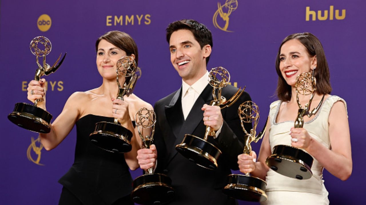 Emmy 2024: “Hacks” vence a categoria Melhor Roteiro em Série de Comédia