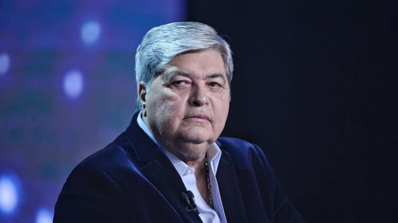 Datena perde a compostura e agride Marçal em debate na Televisão