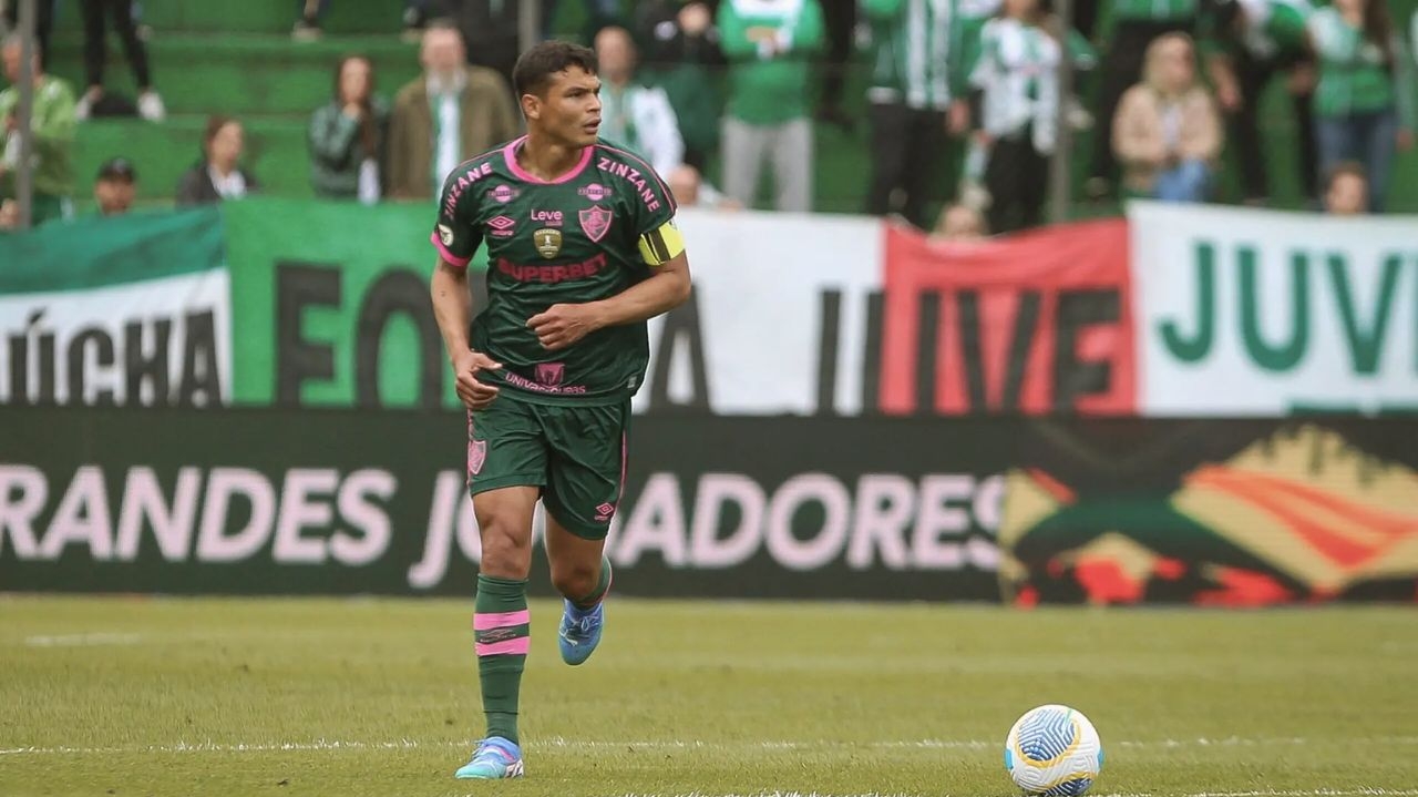 Thiago Silva critica atuação da equipe após derrota para o Juventude