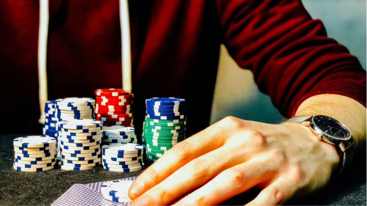 Pesquisa mostra que 68% dos brasileiros fazem apostas; Caixa se prepara para atuar no setor