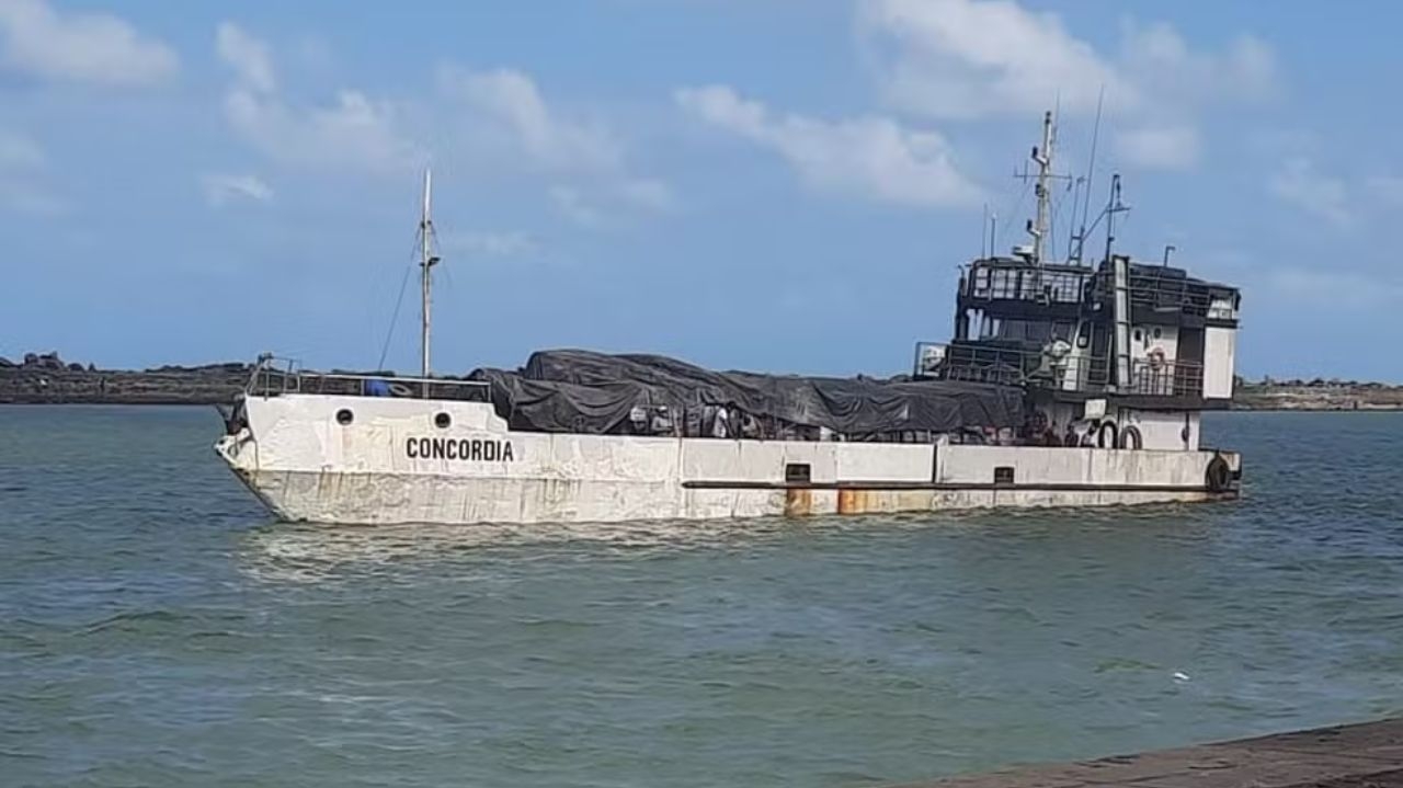 Navio de carga afunda no litoral de Pernambuco e deixa quatro tripulantes mortos