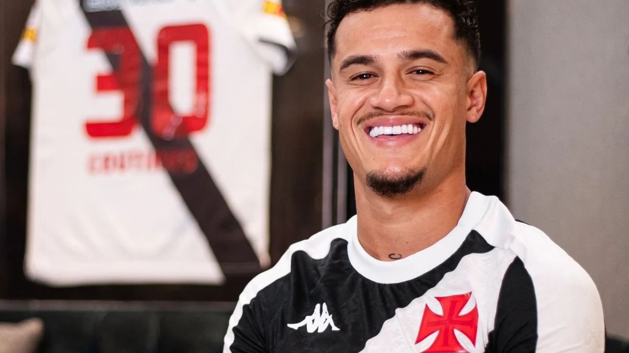 Coutinho realiza sonho que tinha desde 2008 após marcar contra o Flamengo