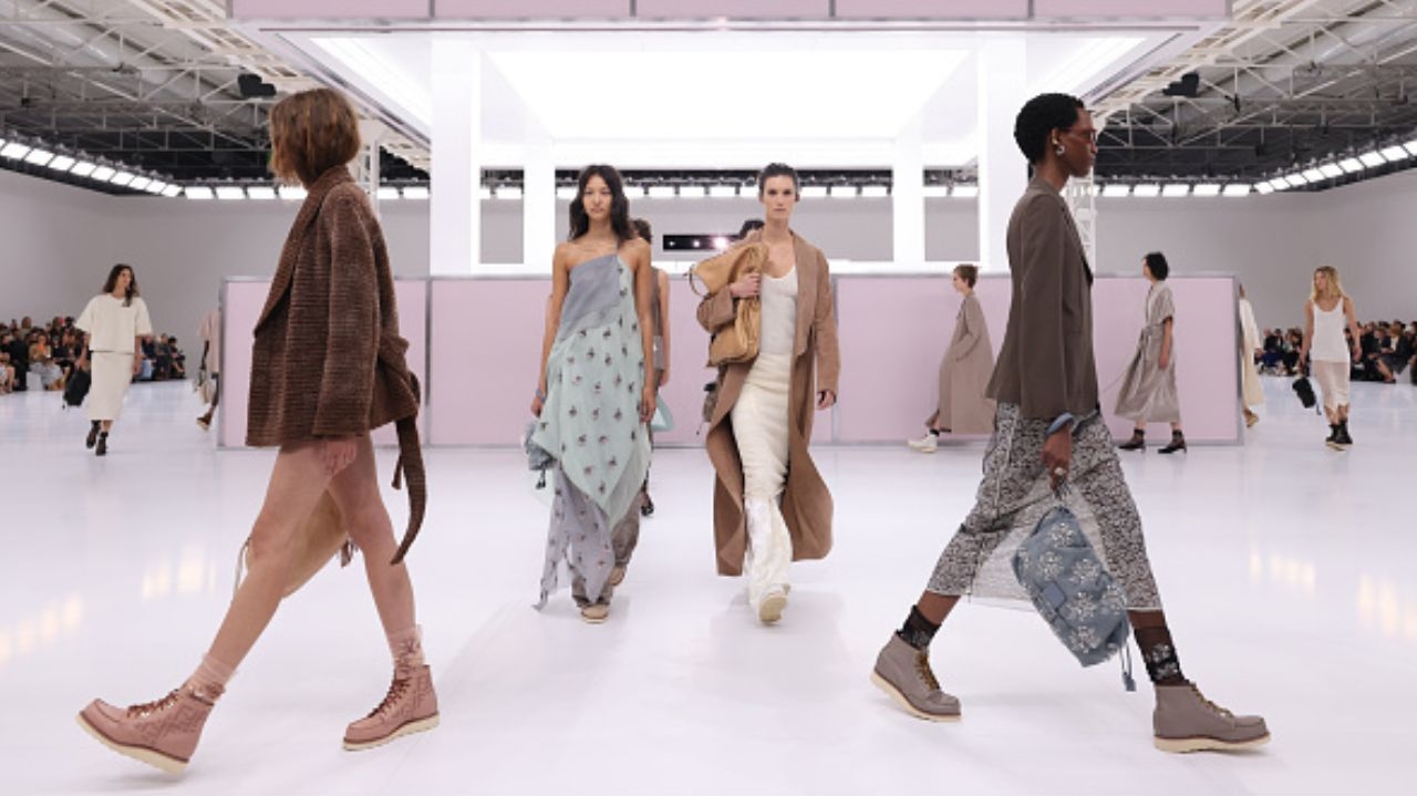 Fendi reinventa a transparência em desfile inspirado nos anos 1920