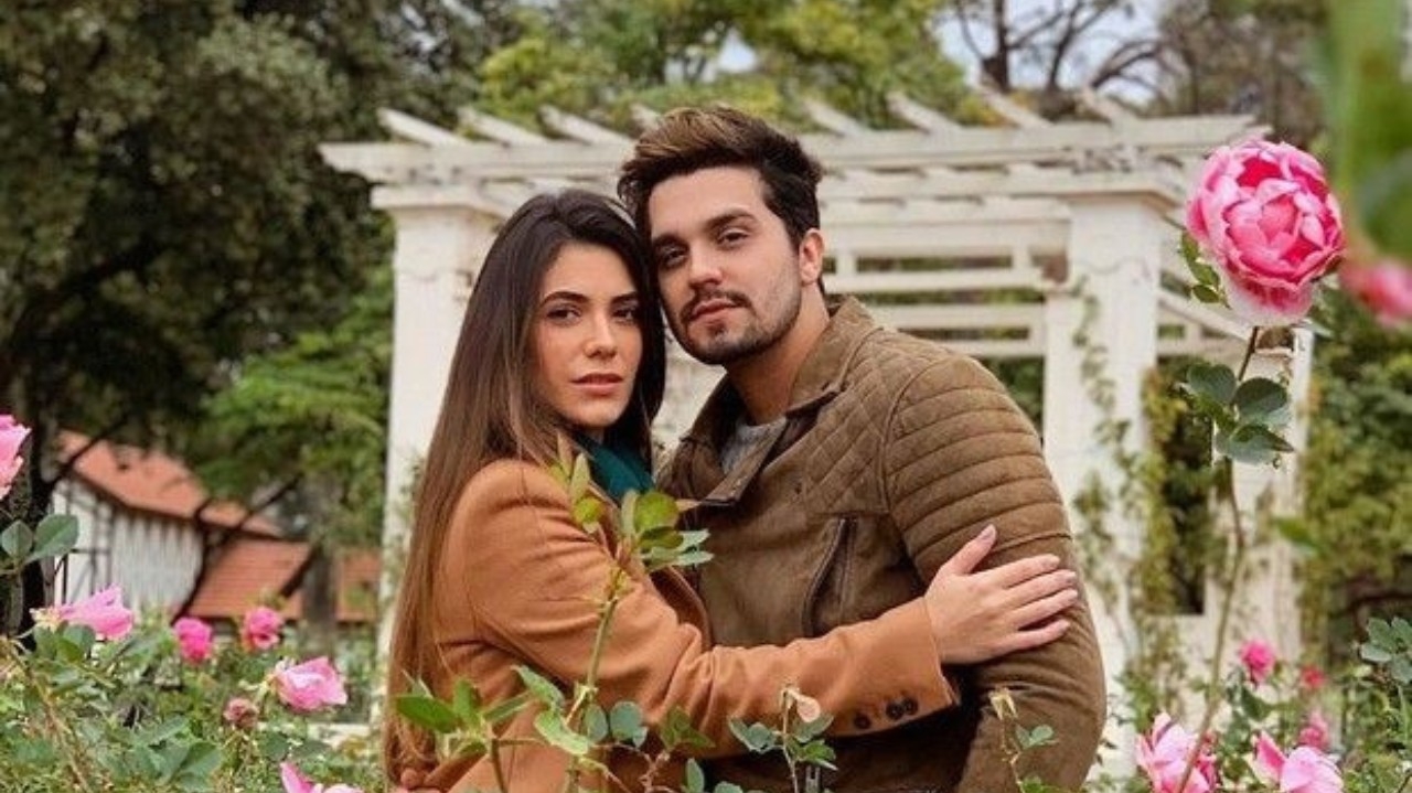 Luan Santana e Jade Magalhães revelam o sexo do bebê