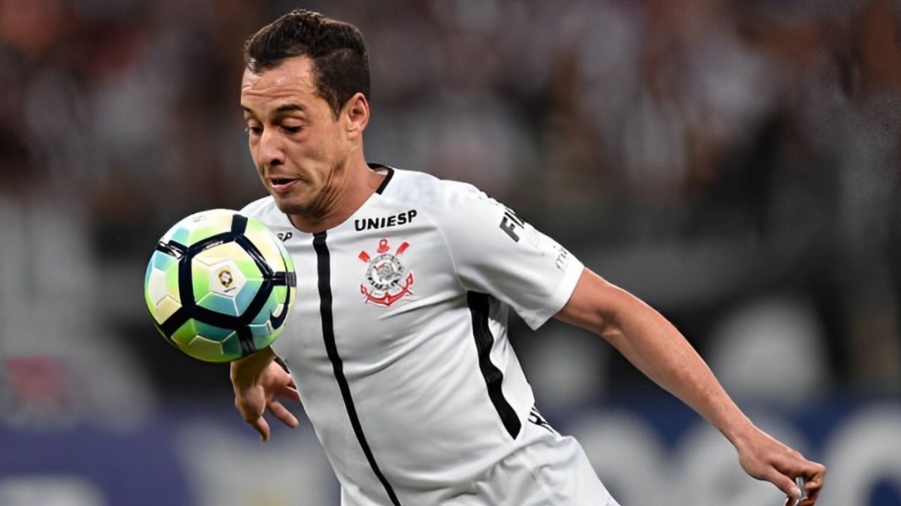 Rodriguinho fala sobre o atual momento do Corinthians e a chegada de Depay