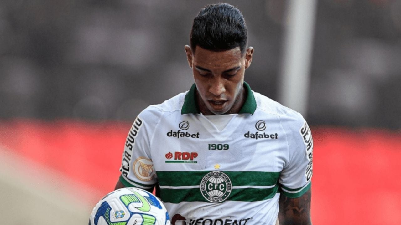 Alef Manga pode retornar ao Coritiba após passar dois anos suspenso do futebol brasileiro