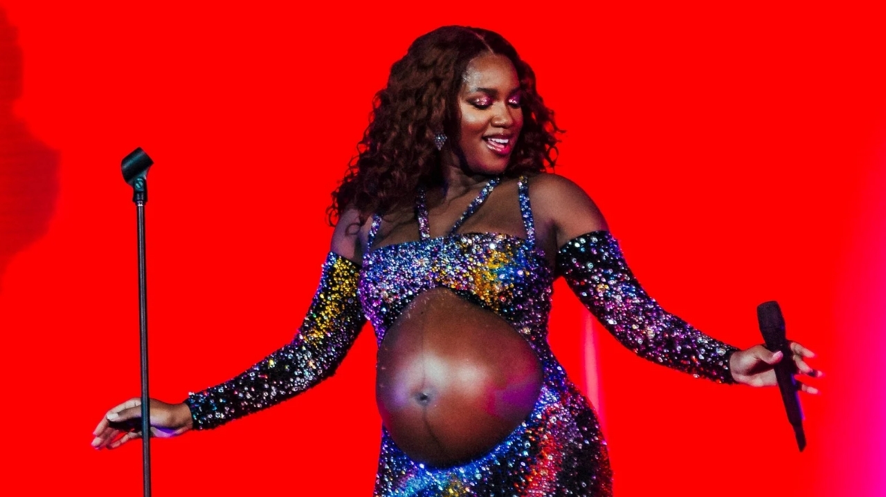 Rock In Rio 2024: Grávida de 8 meses, Iza fecha os shows do Dia Delas no Palco Sunset