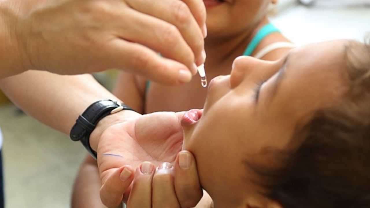 Vacina em gotas contra pólio será substituída por injetável