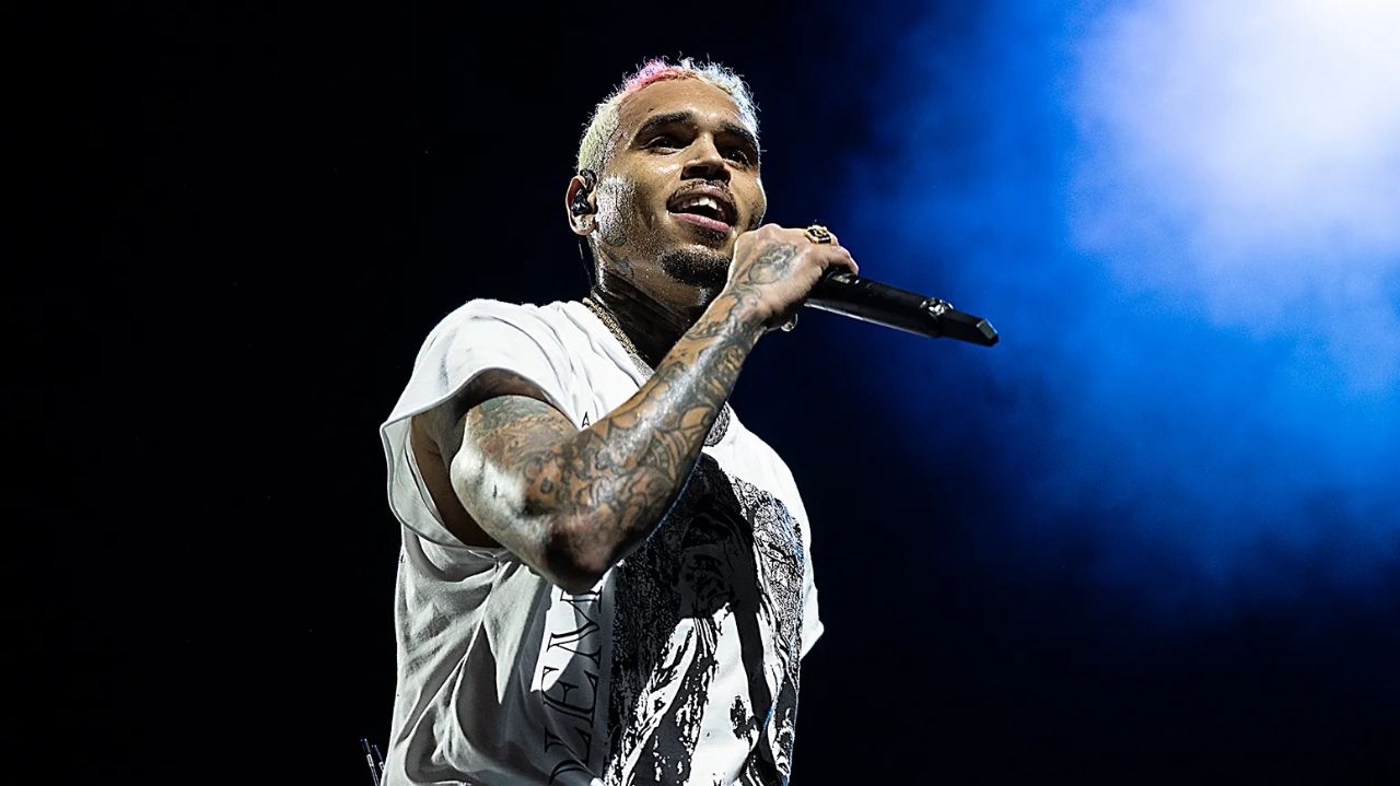 Chris Brown fará show no Brasil após 14 anos, diz site