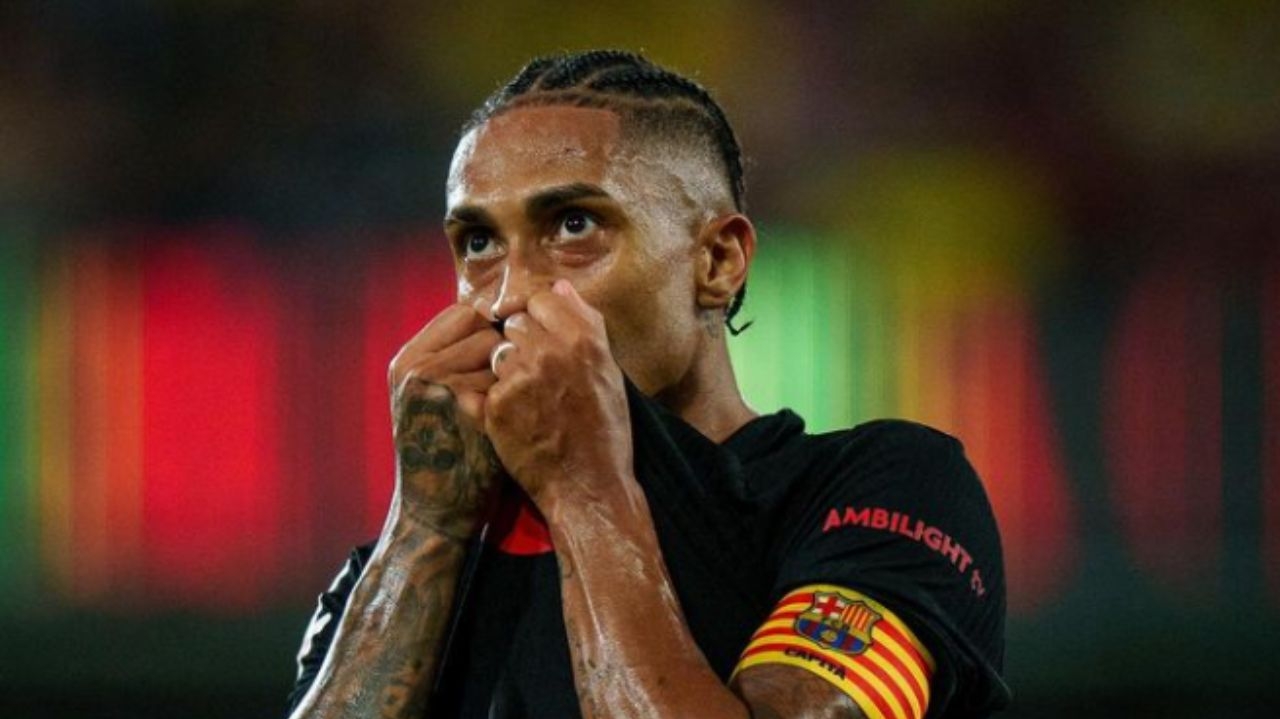 Mudança de posição de Raphinha para “camisa 10” mostra bons resultados em Barcelona