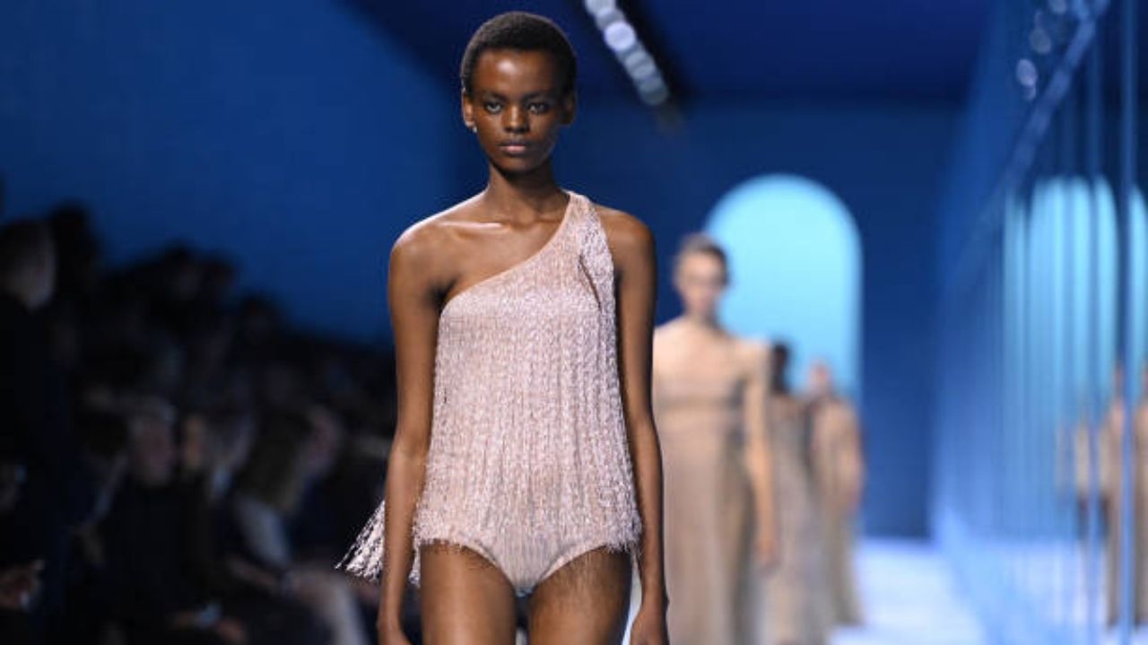 Dior surpreende com coleção de verão 2025 durante a Semana da Moda de Paris