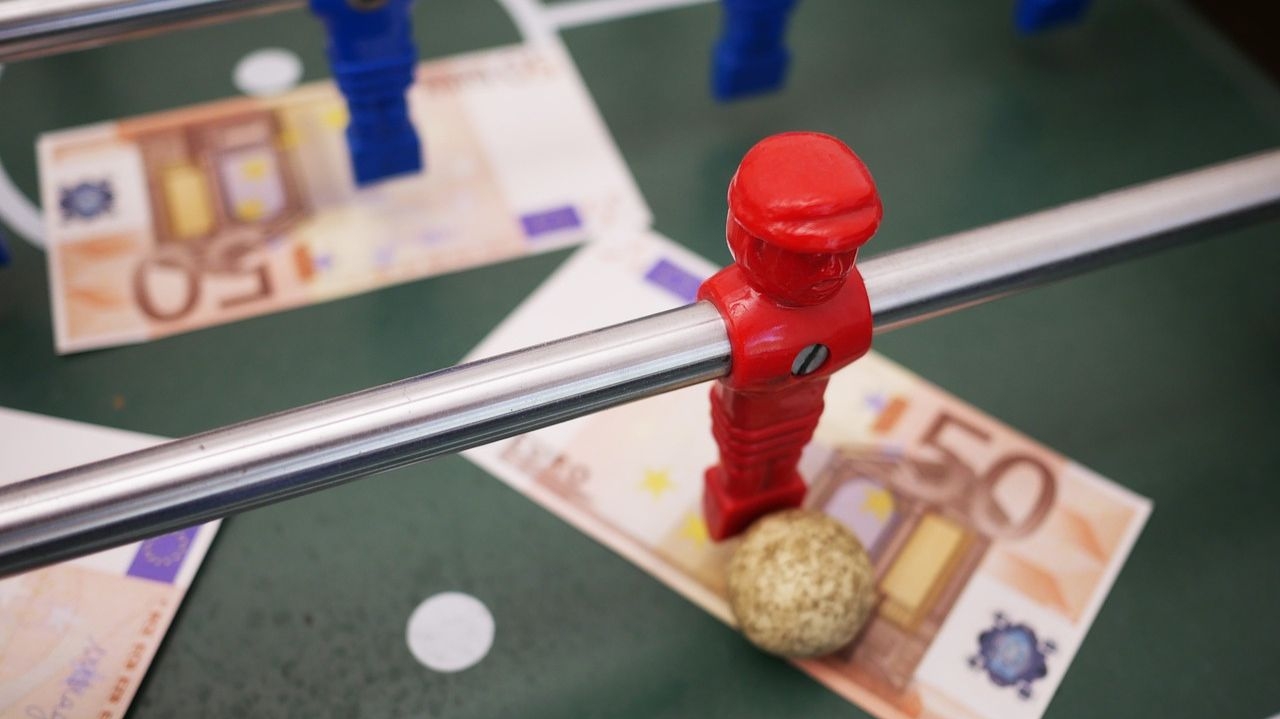 Apostas online serão regulamentadas como cigarros, aponta Haddad