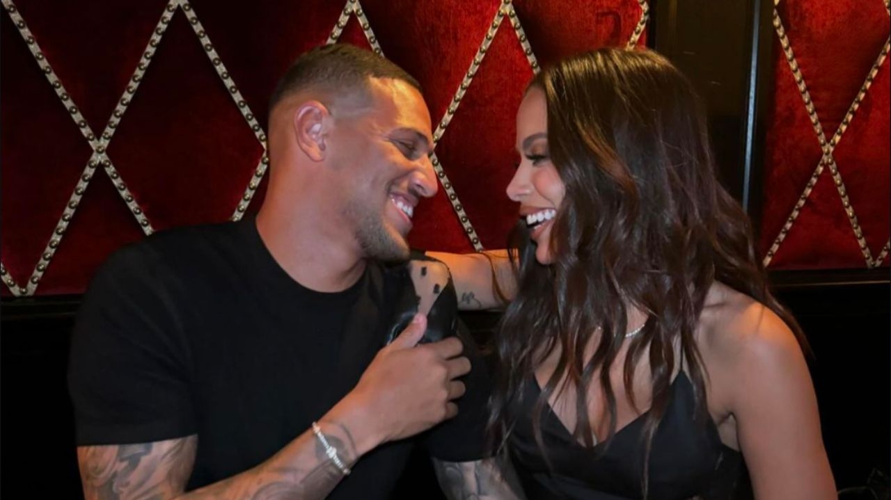 Anitta assume relacionamento com ex-jogador do flamengo Vinicius Souza