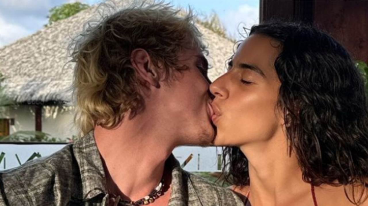 Juliano Floss apaga vídeo de “mão boba” com Marina Sena após receber críticas