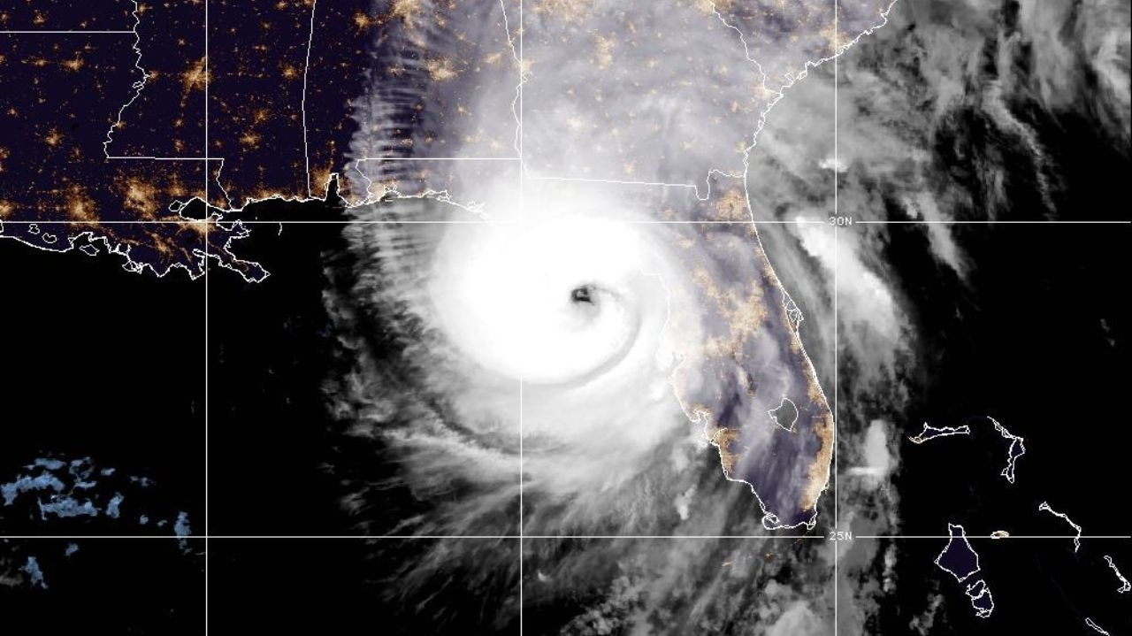 Furacão Helene atinge o sudeste dos Estados Unidos e deixa rastro de destruição