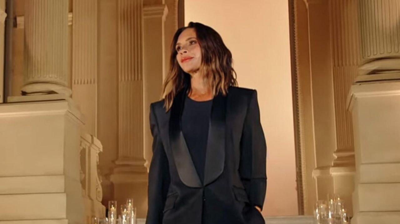 Victoria Beckham apresenta coleção de Primavera/Verão na Semana de Moda de Paris