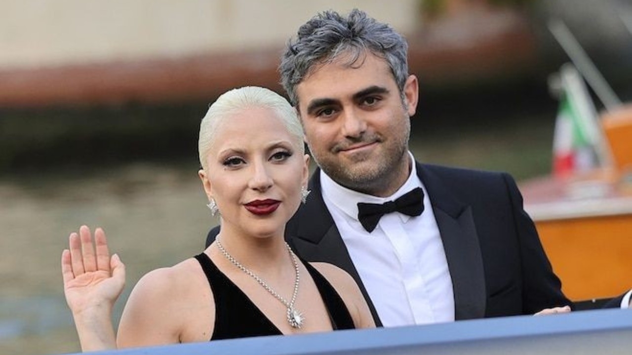 Lady Gaga conta sobre surpresa com pedido de noivado no Dia da Mentira