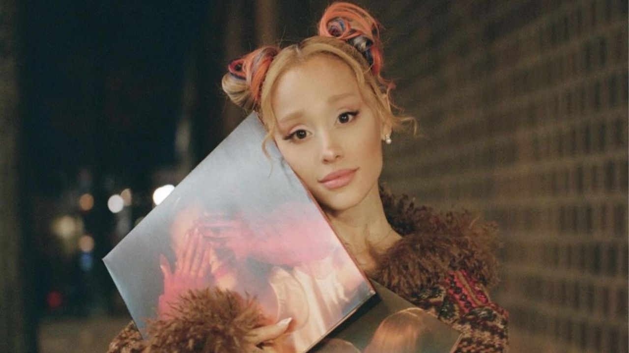 Ariana Grande alcança 100 milhões de seguidores no Spotify