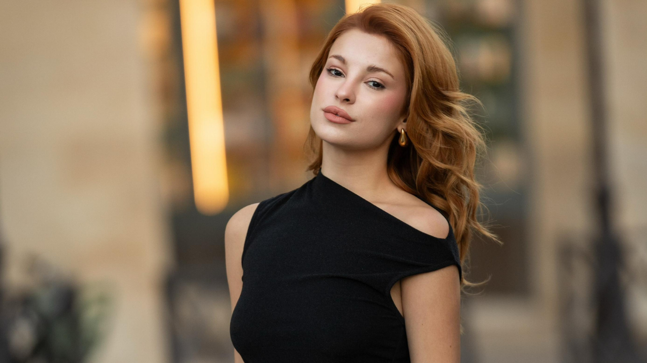 Bruna Altieri brilha na Semana de Moda de Paris com ensaio para marca queridinha de Beyoncé e Kylie Jenner