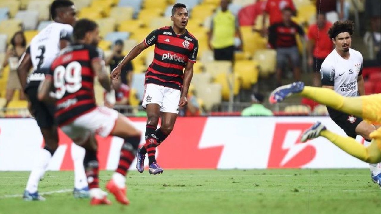 Flamengo vence partida contra o Corinthians