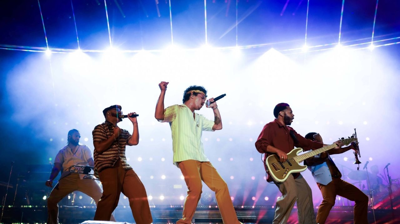 Cantor Bruno Mars volta ao Brasil para uma série de shows
