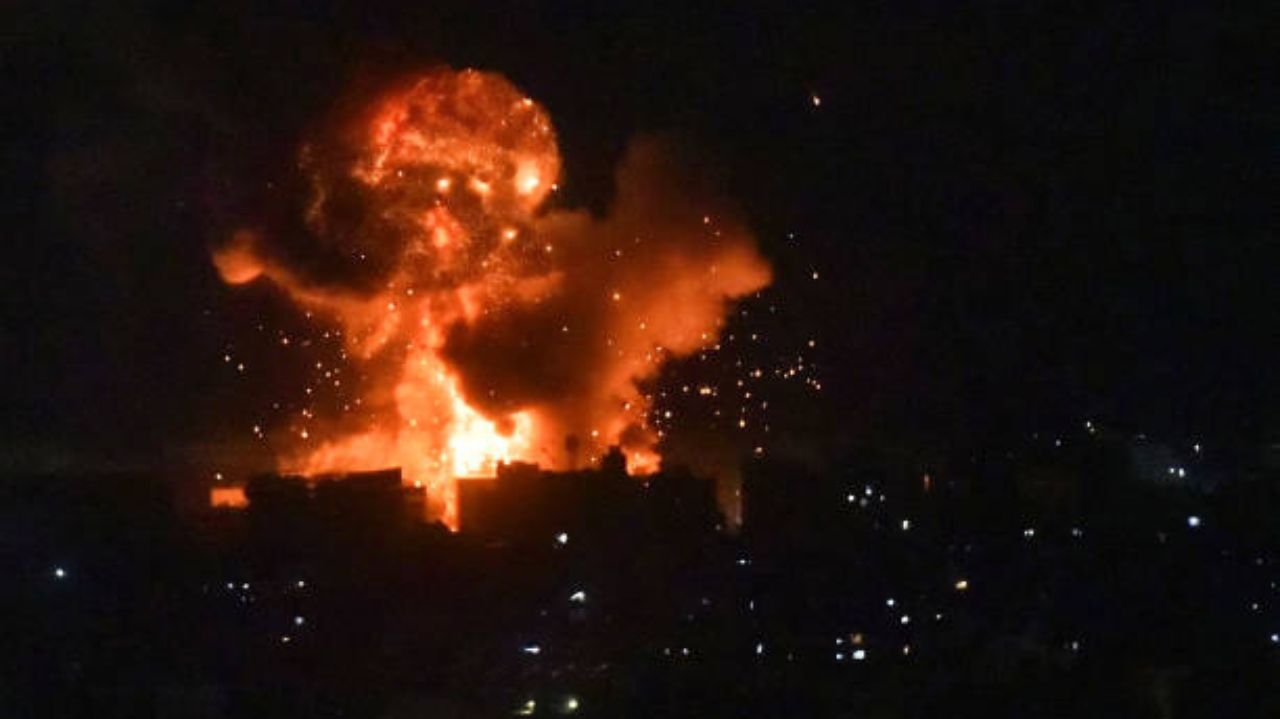 Israel amplia ataques aéreos; Hezbollah lança novos foguetes