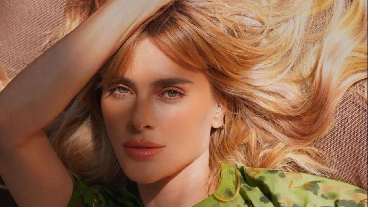 Carolina Dieckmann demonstra seus talentos com nova coleção de estampas