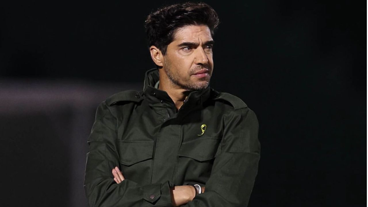 Volta de Estevão amplia leque de possibilidades de Abel Ferreira