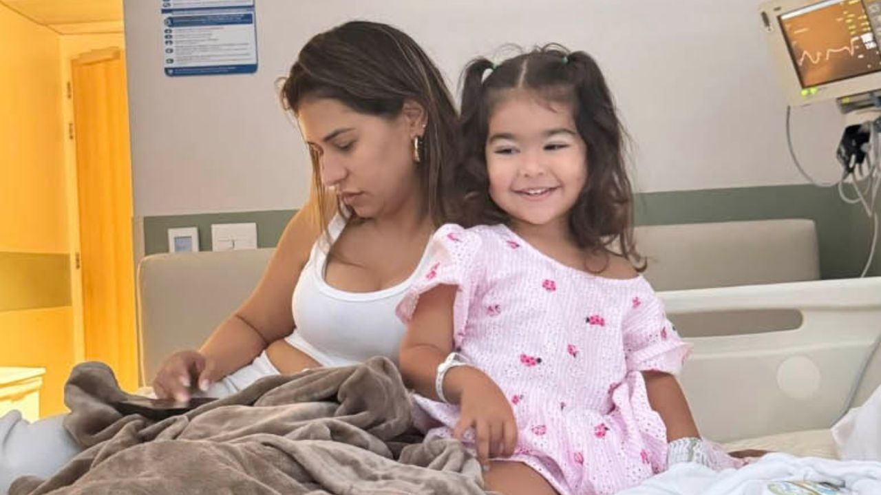 Filha de Simone Mendes e Kaká Diniz está hospitalizada