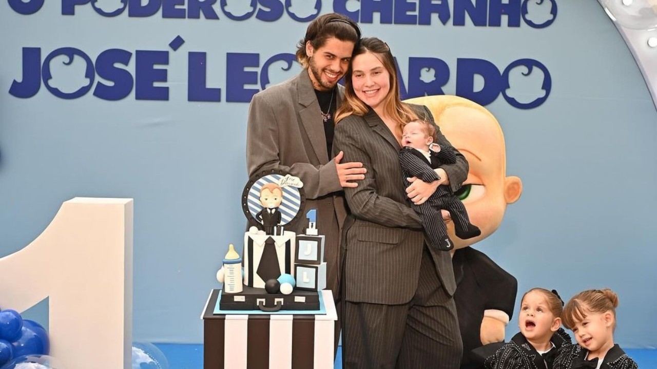 Zé Felipe  e Virgínia celebram 1° mêsversário de José Leonardo