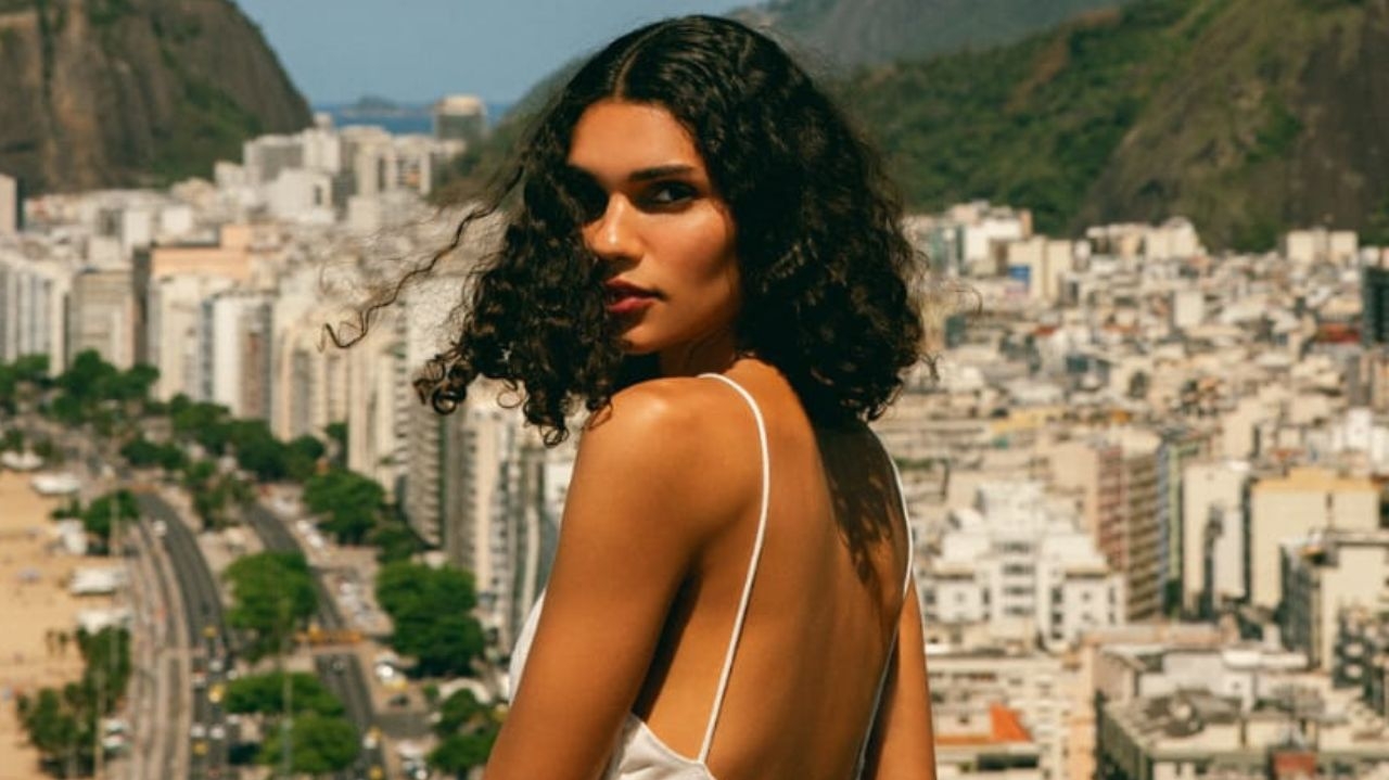 Zara lança coleção comemorativa de 25 anos da grife