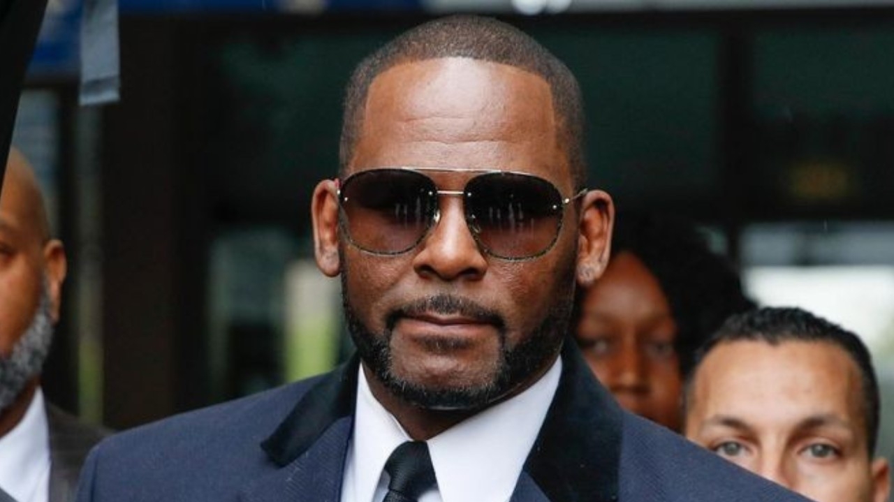 Filha de R.Kelly surpreende o público ao afirmar ser vítima de violência sexual pelo pai