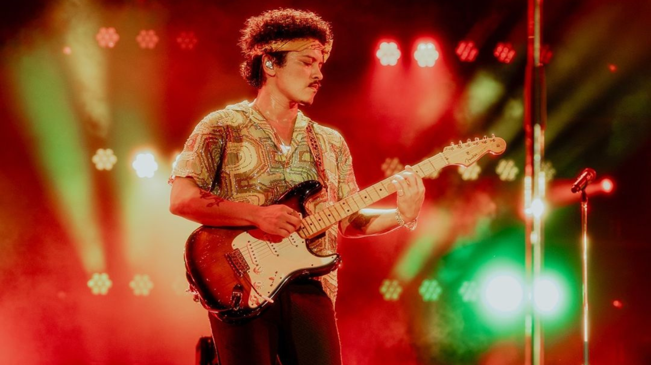 Noite mágica: Bruno Mars e Chitãozinho & Xororó fazem história em São Paulo