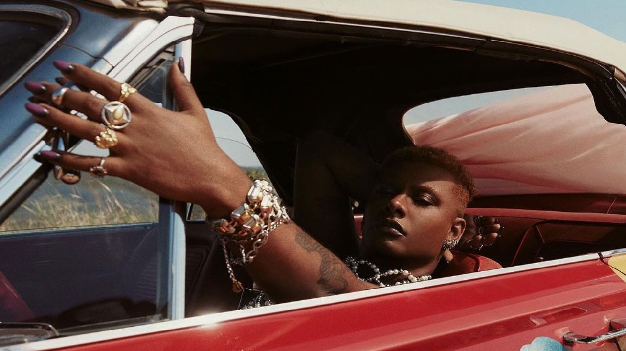 Liniker submete álbum Caju ao Grammy 2025