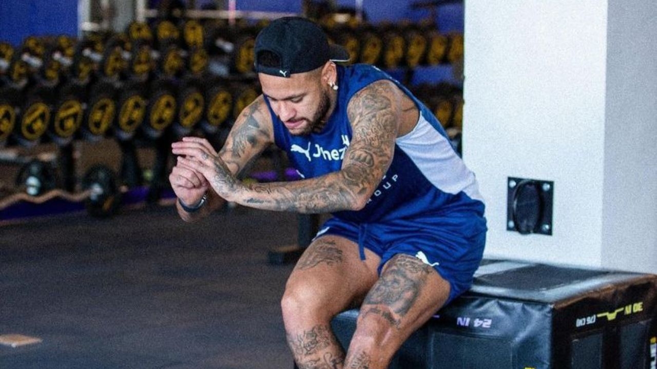 Al-Hilal avalia retorno do atacante Neymar aos gramados
