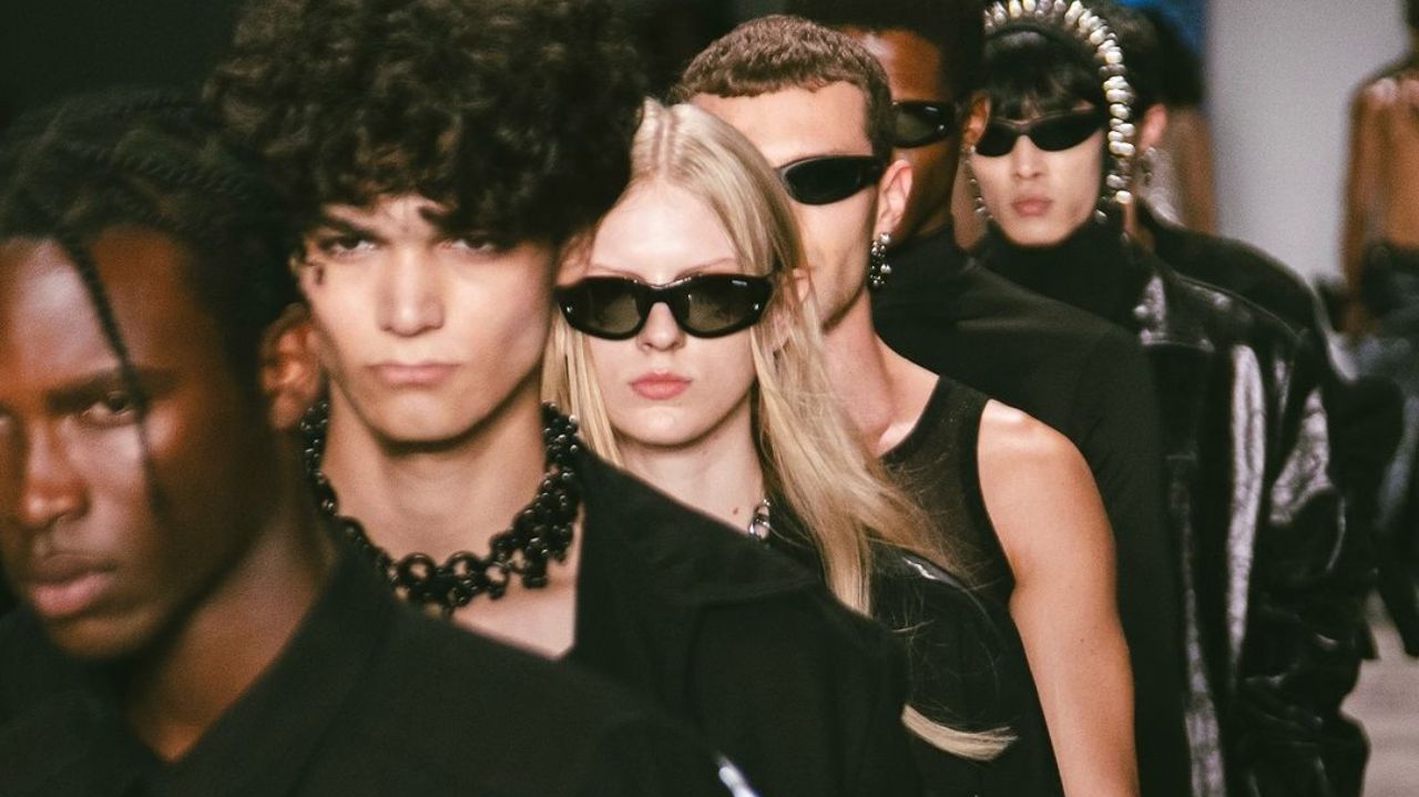 Another Place retorna ao SPFW em parceria com Enel e aposta em jeanswear de alta voltagem