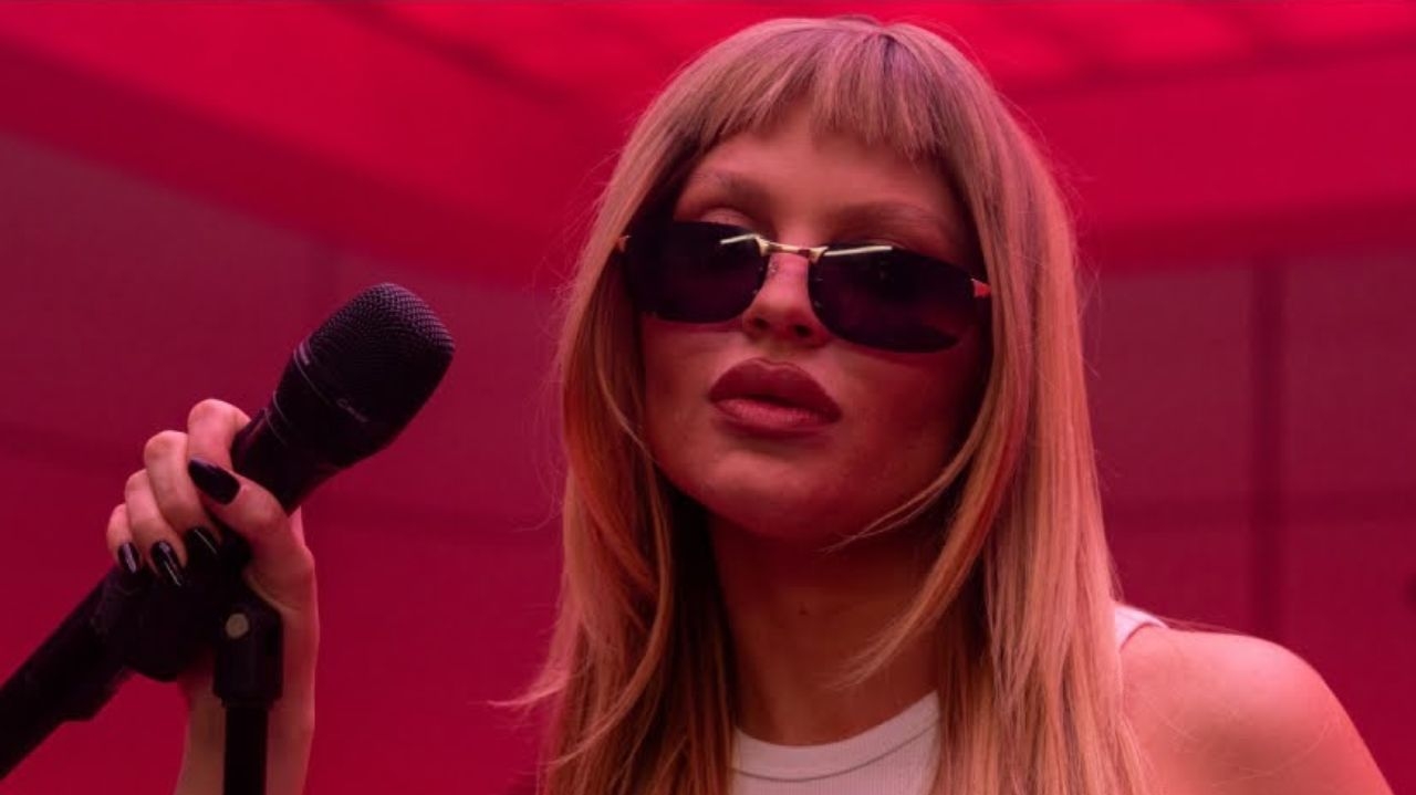 Luísa Sonza apresenta sucessos de “Escândalo Íntimo” para a Vevo