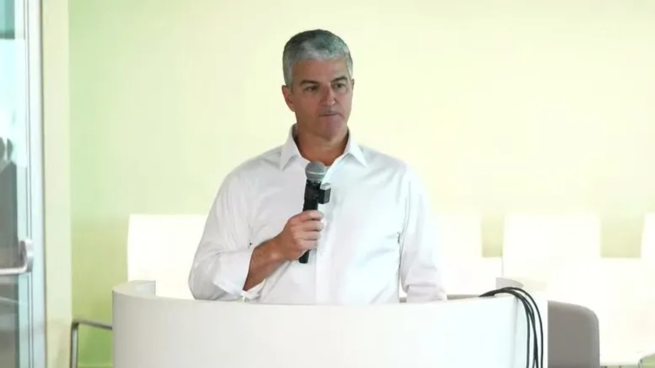 Presidente da Enel afirma que tratará indenização aos afetados pelo temporal “caso a caso”