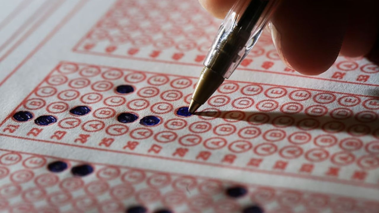 Polícia Federal investiga 30 pessoas por suspeita de fraude em vestibulares de medicina