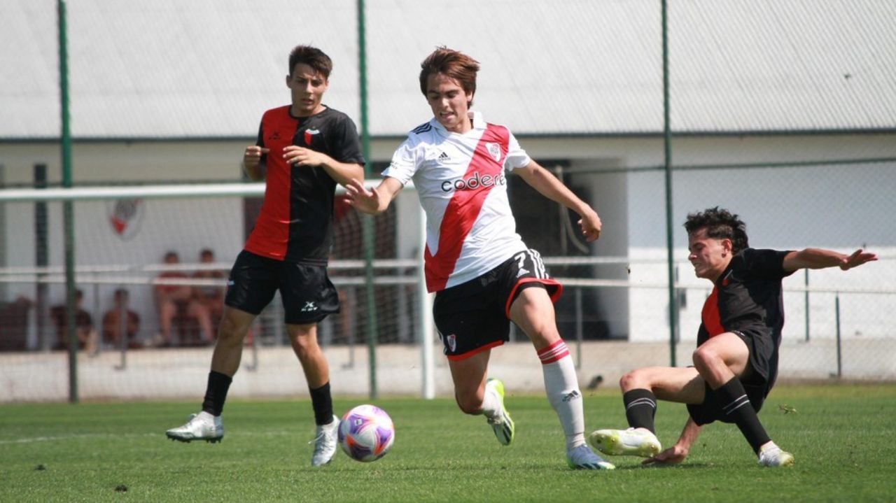 Brasileiro é promessa de um futebol melhor na Argentina