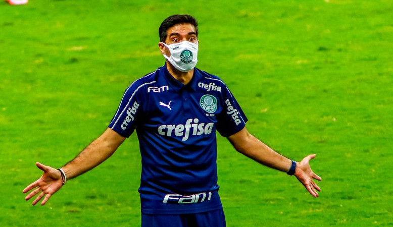 Com os rivais se reforçando, Palmeiras corre por fora e os torcedores cobram contratações