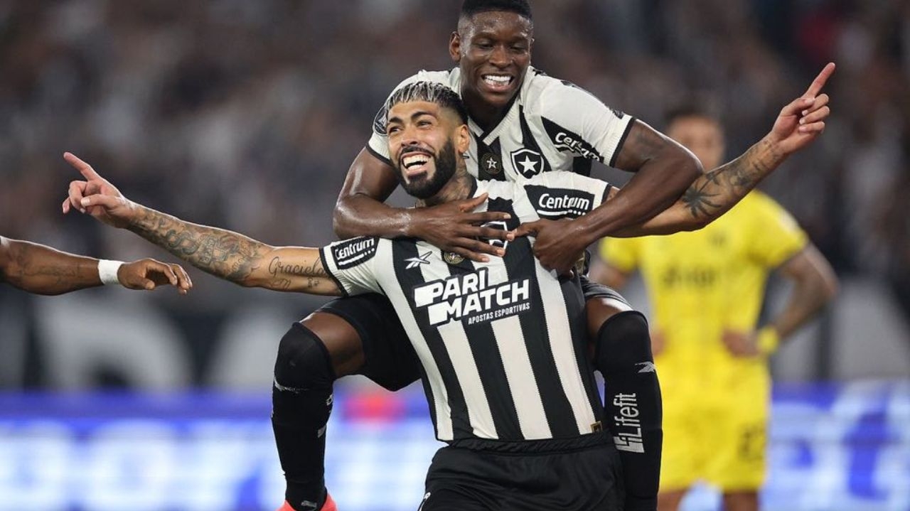 Botafogo goleia Peñarol e se aproxima da final da Libertadores