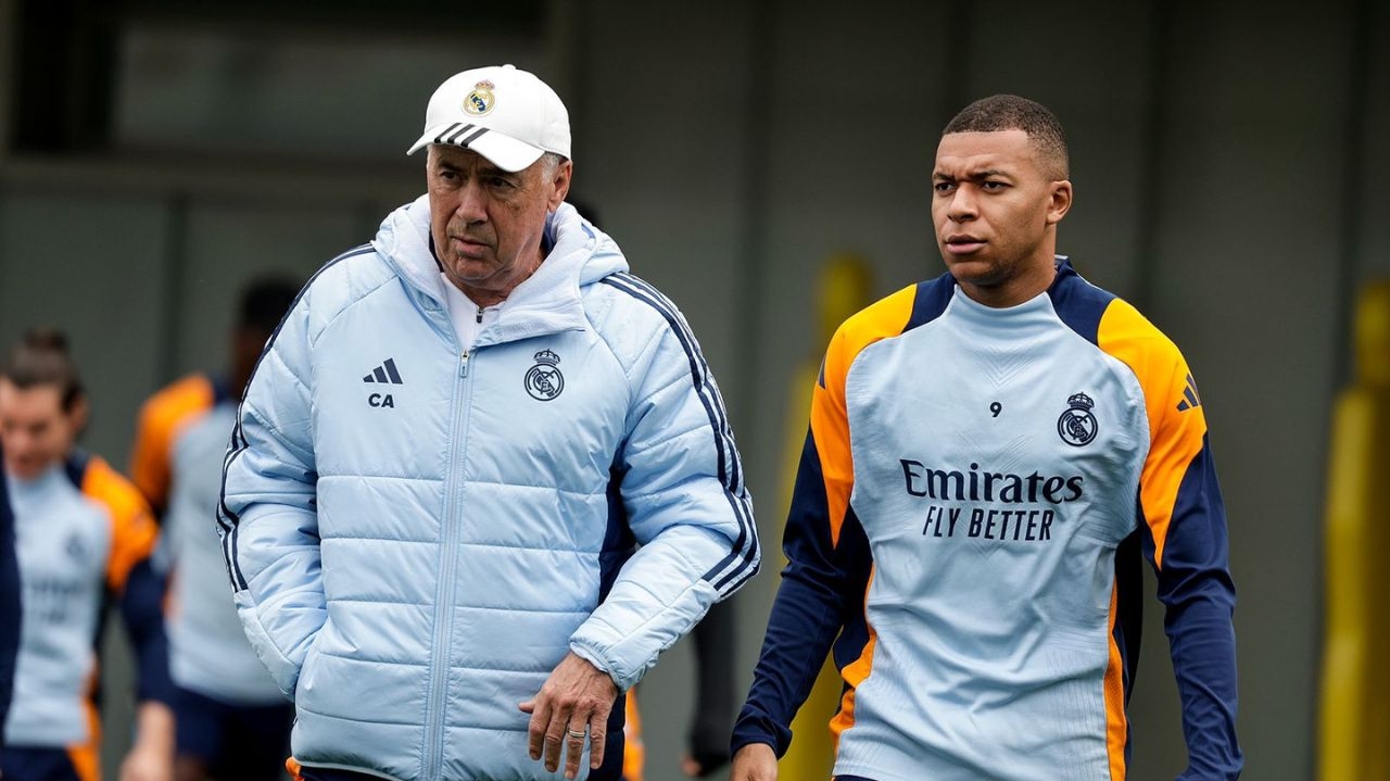 Carlo Ancelotti fala sobre Mbappé antes do “El Clásico”