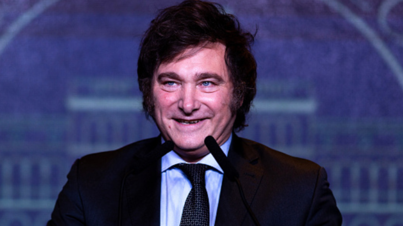 Javier Milei reduz drasticamente inflação estabilizando contas argentinas