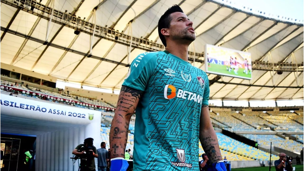 Goleiro Fábio completa 700 jogos pelo Brasileirão na carreira